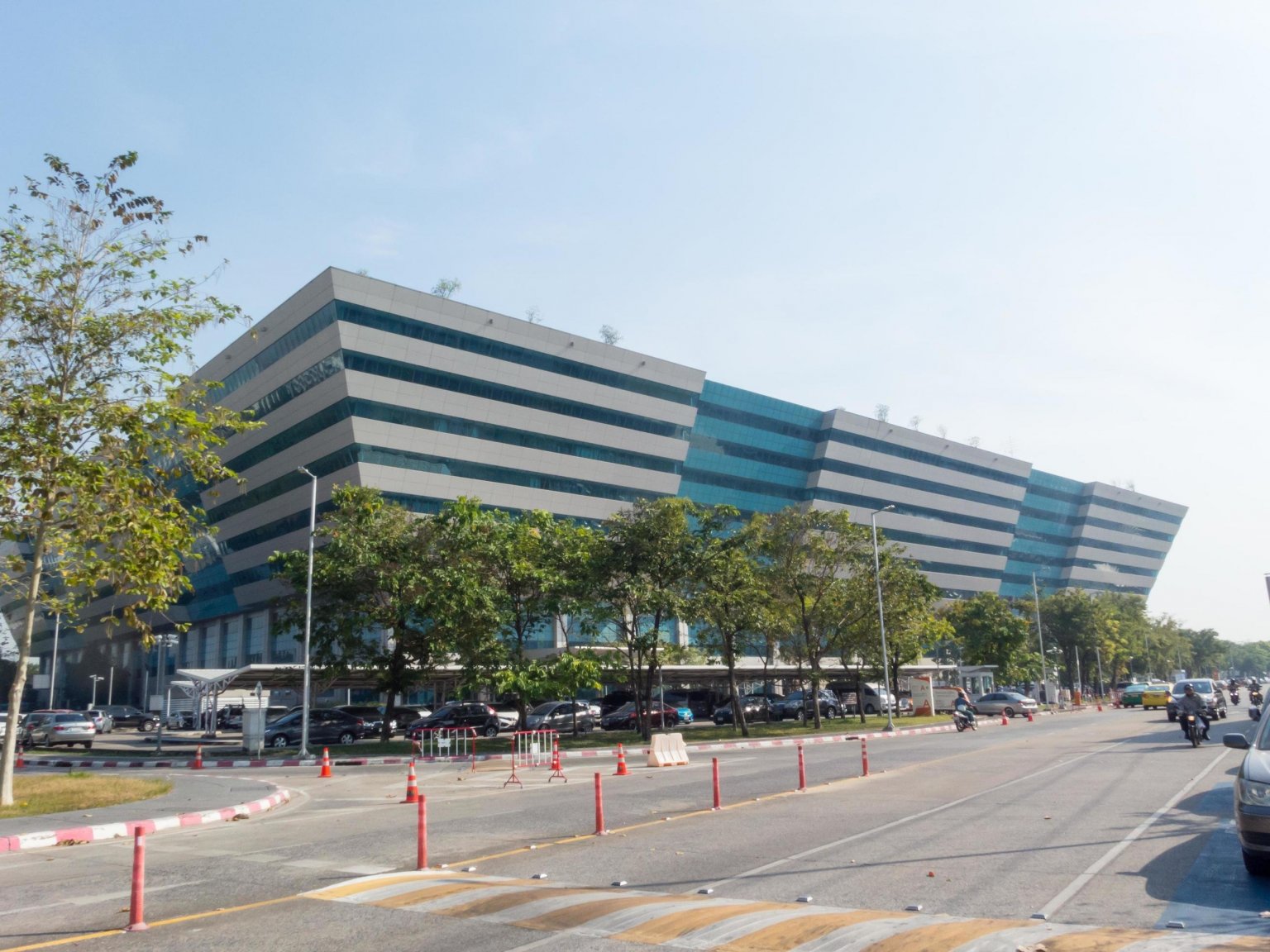 the-government-complex-commemorating-his-majesty-chaengwattana-bangkok-thailand25-december-2018is-a-place-that-includes-various-government-agencies-in-the-same-place-totaling-29-units-free-photo.jpg