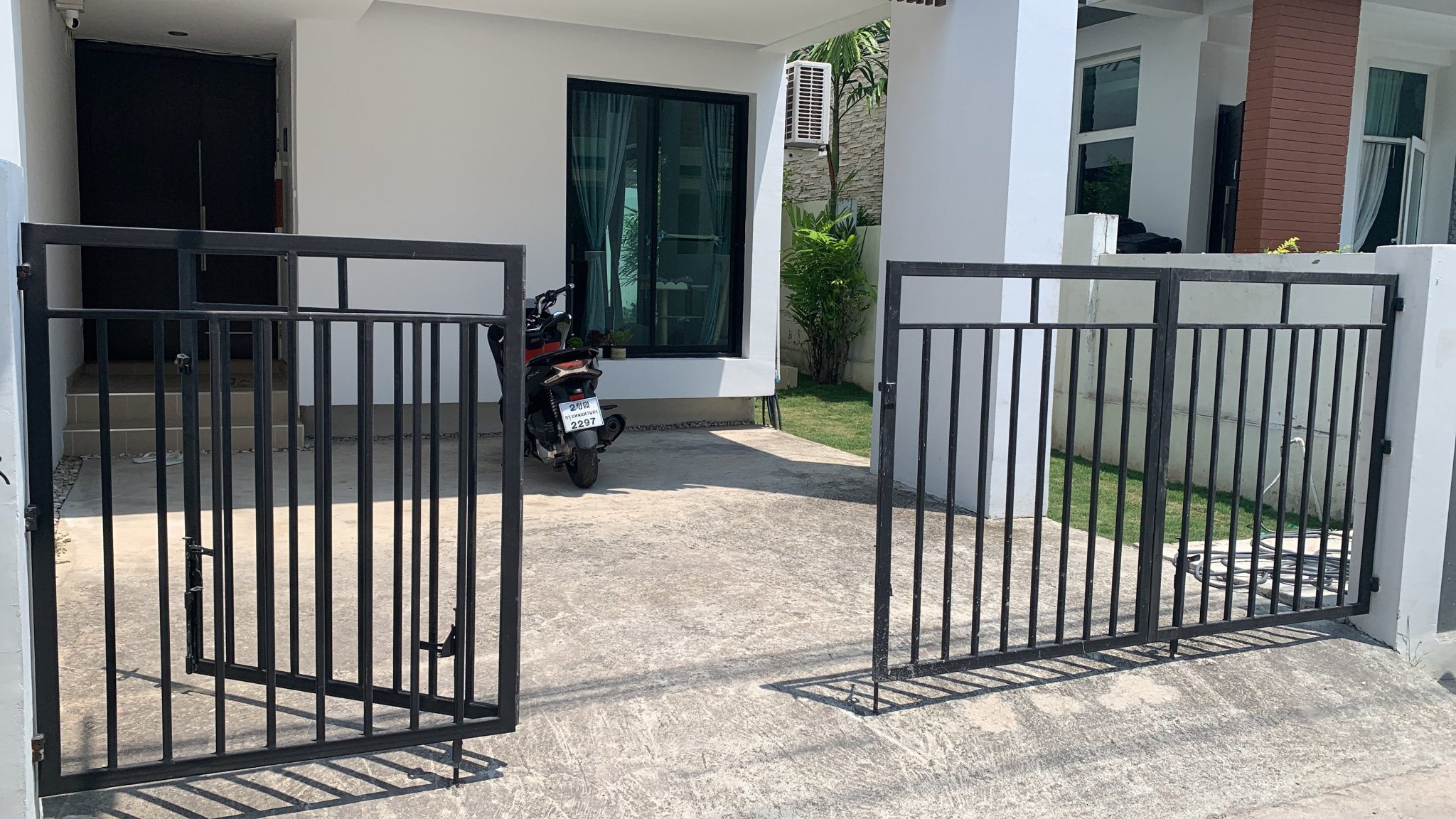 Driveway.JPG
