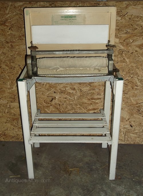 Vintage_Pioneer_Mangle_Model_n_as059a1063b.jpg.e419e1c8f4464276b2c234be03d19c4d.jpg