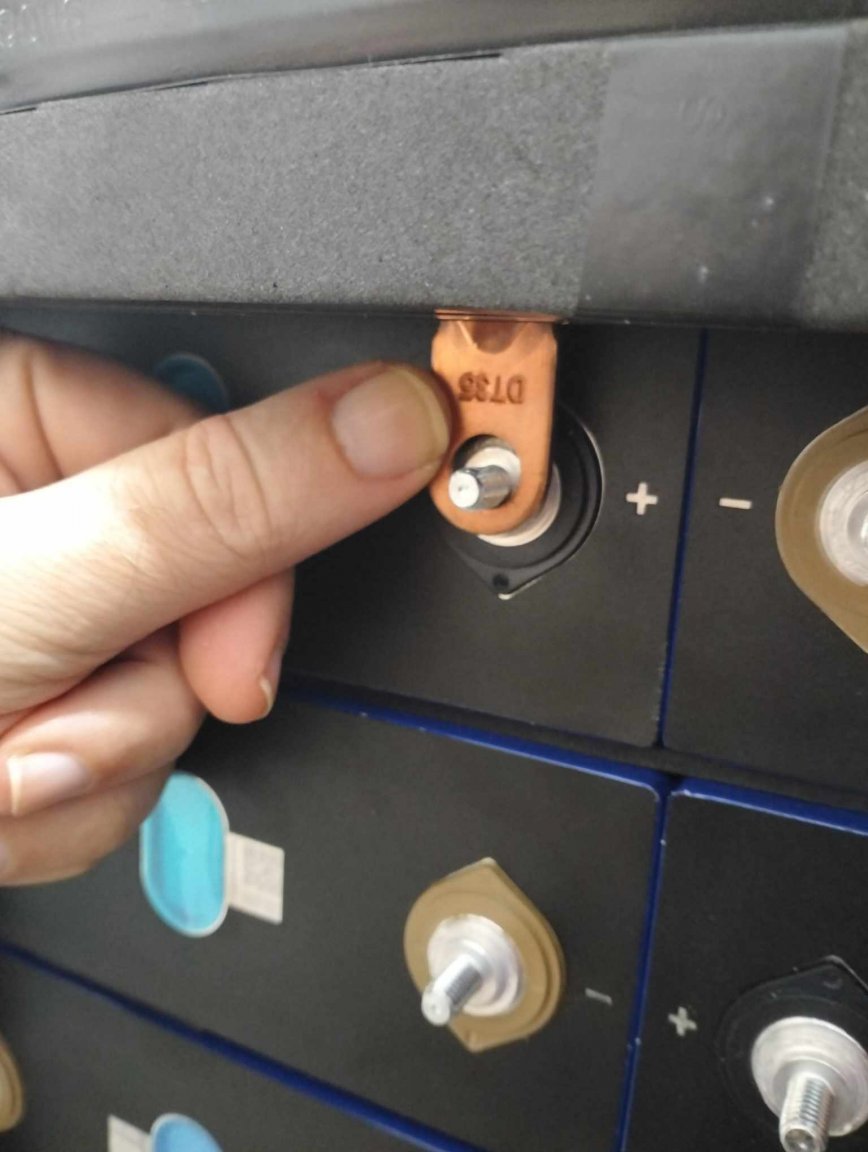 batteryconnector.jpg