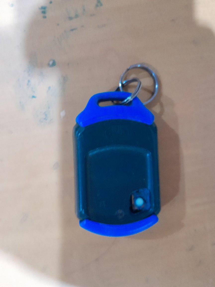 PAT remote control - auto gate opener - closer 16.10.2023.jpg