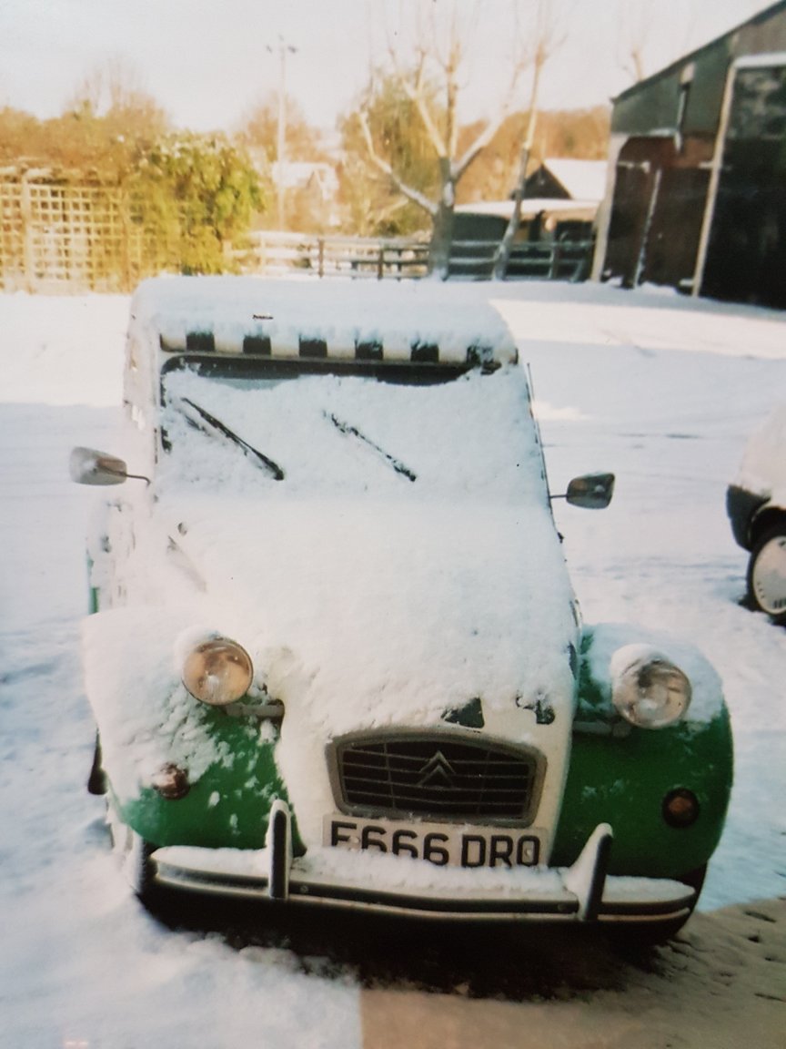 2cvsnow.thumb.jpg.7d57d9e9d2df0fb4efa406920fdc304d.jpg