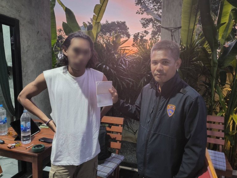 9b5e85d60efbe73689f5d00dc145e5dfa67cc8b82c0a80a1acbfd96d8ec6a74d.jpg