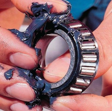 boss-wheel-bearings-greased.jpg.5232676faa1f4648bbda846ed721cd3e.jpg