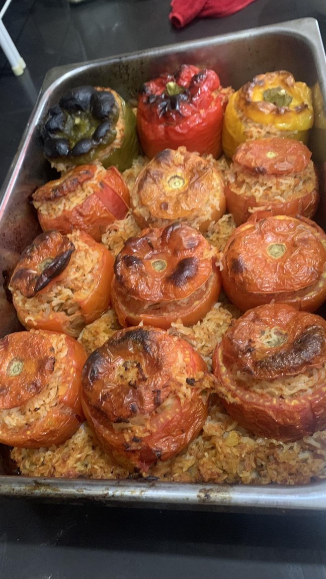 stuffedtomatoes.thumb.jpg.05a1b0ea30d9ea68bbb1b69a62daa2c0.jpg