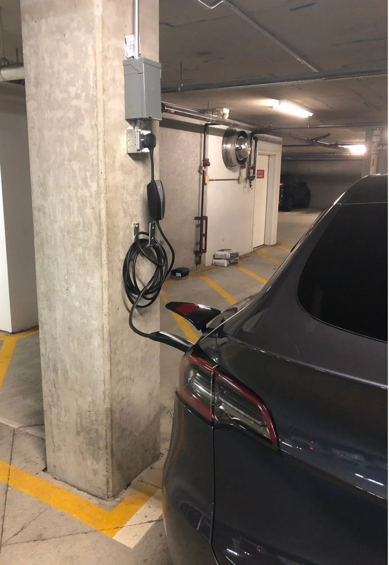 condocharging.thumb.jpg.59f9fb914fdeb36b32c3f359fbafa33f.jpg