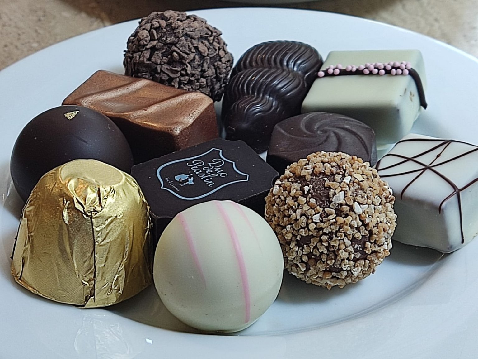 Chocolates.thumb.jpg.bb49a260f1589ec8431e9092a19f9551.jpg