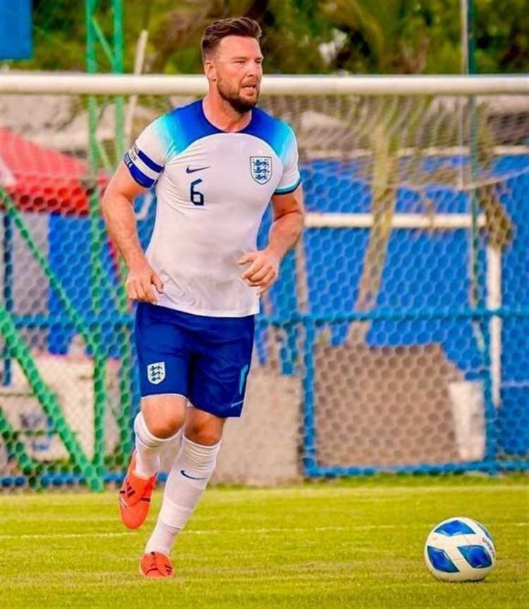 Football heroes: Kent veterans lead England to World Cup glory ...