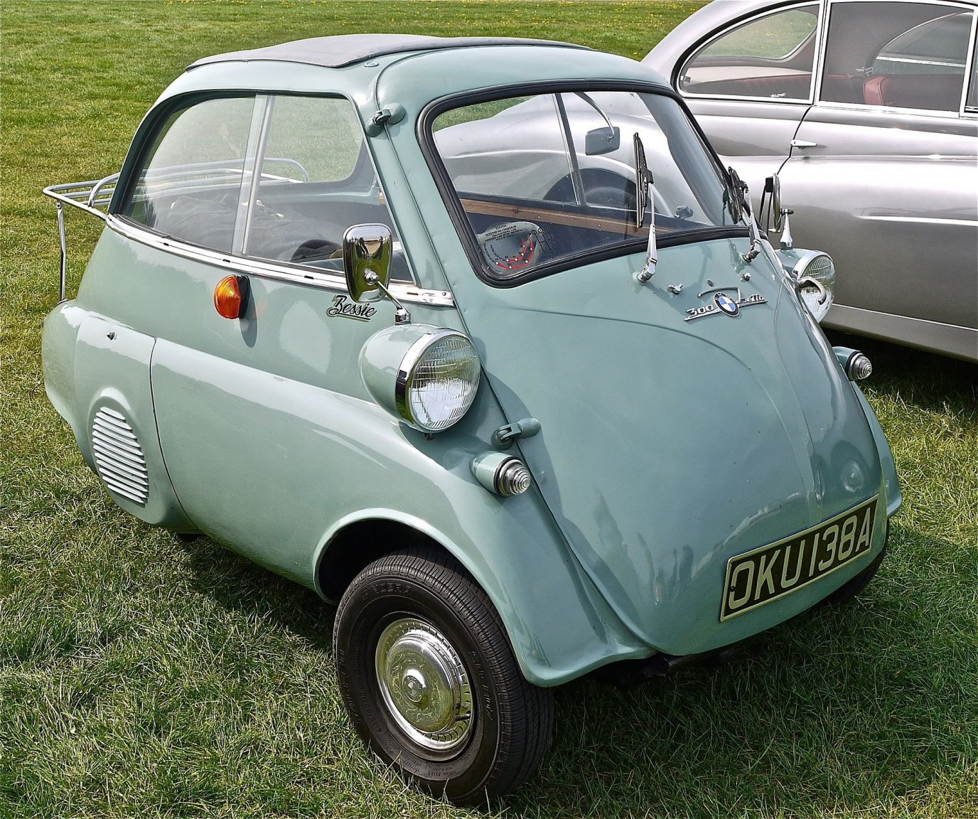 1920px-BMW_Isetta_-_Flickr_-_mick_-_Lumix.jpg