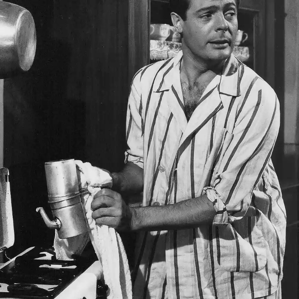 origin_and_evolution_of_the_neapolitan_coffee_maker.webp.0a3b7a104b49c1d84b7fe4dbb6ad1a63.webp