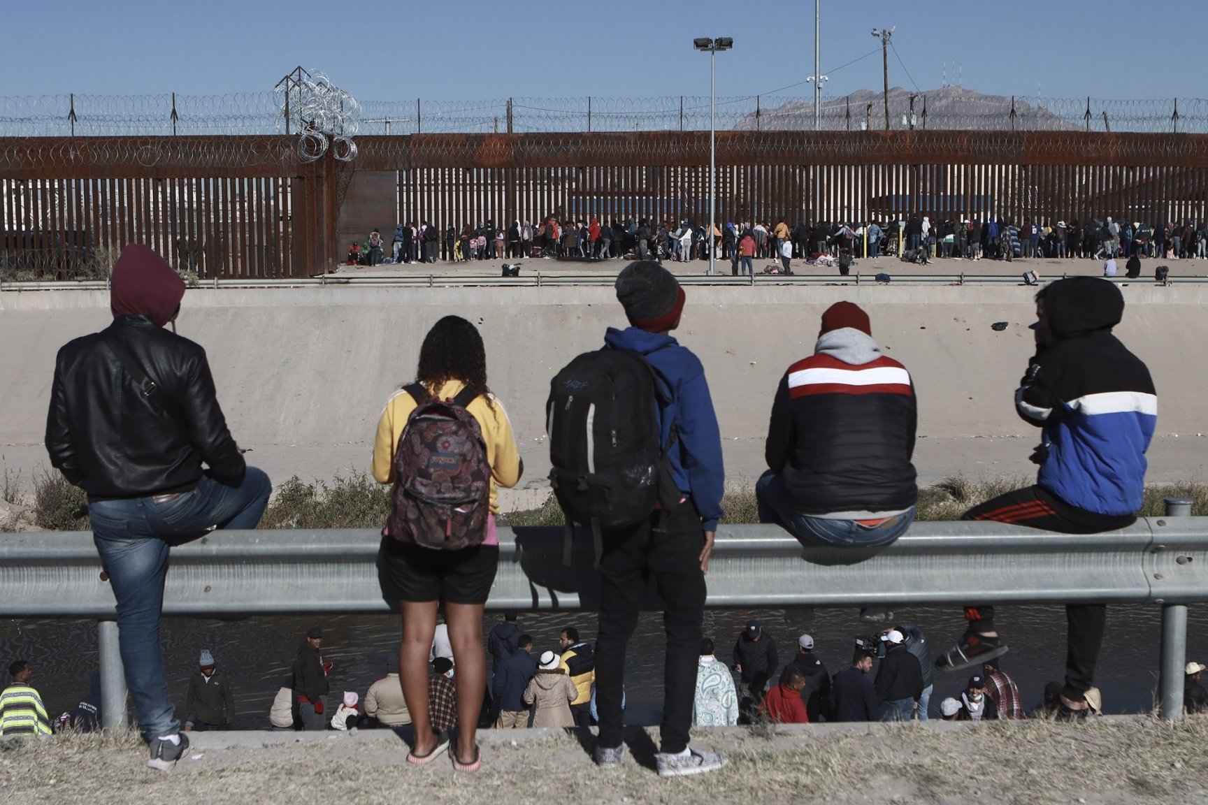 ap-poll-border-security-25262.jpg