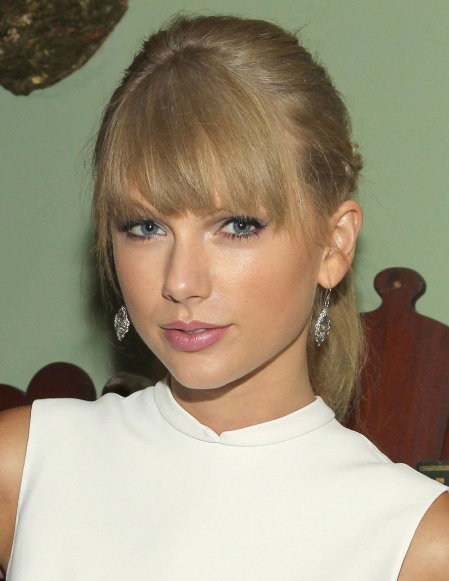 singer-Taylor-swift-2013-2348885633.thumb.jpg.37ed27ed1d146210a795cc8640f2b737.jpg