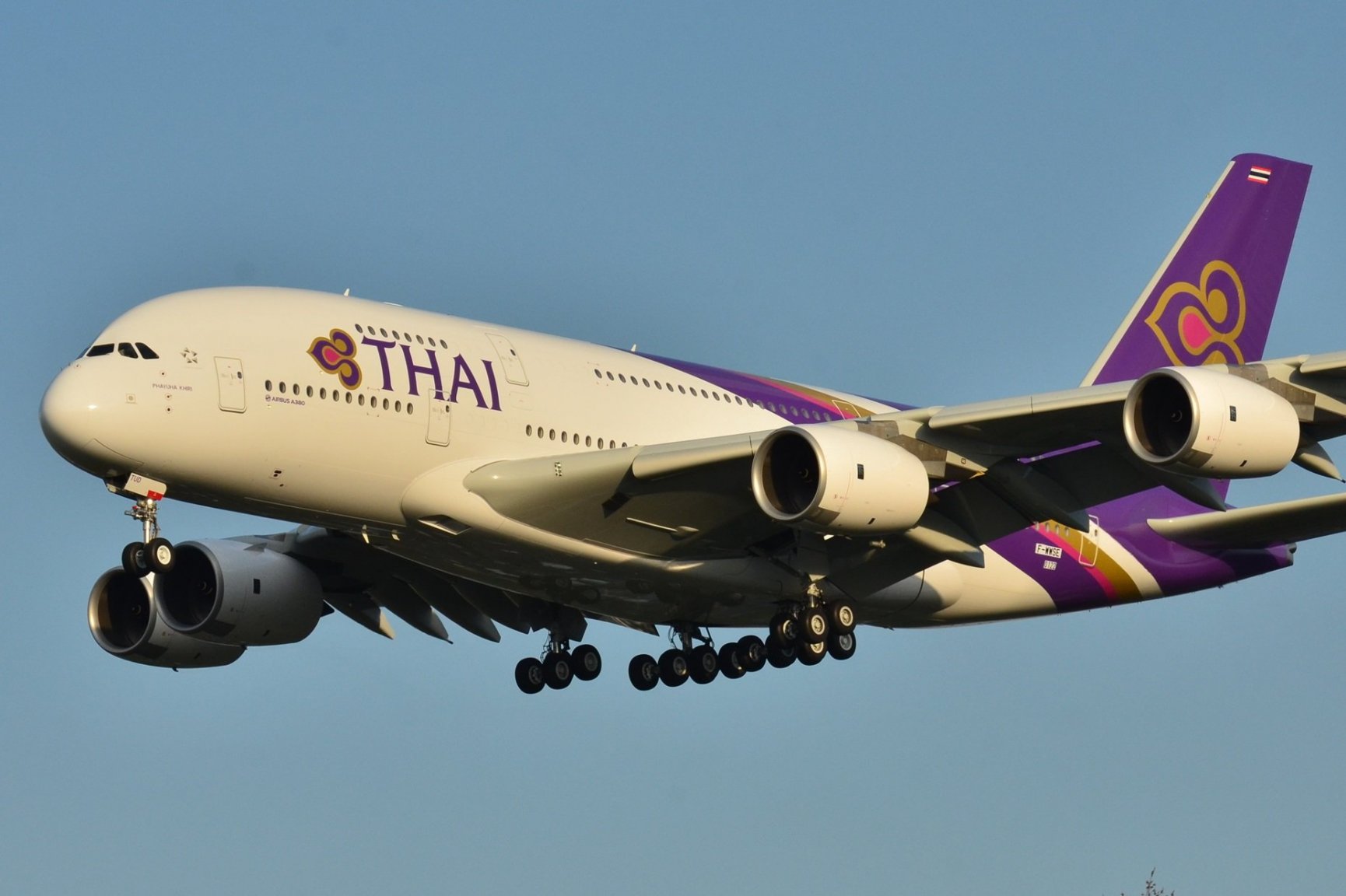 Airbus_A380-800_Thai_AW_(THA)_F-WWSE_-_MSN_122_-_Will_be_HS-TUD_-_Named_Phayuha_Khiri_(10295501225).jpg