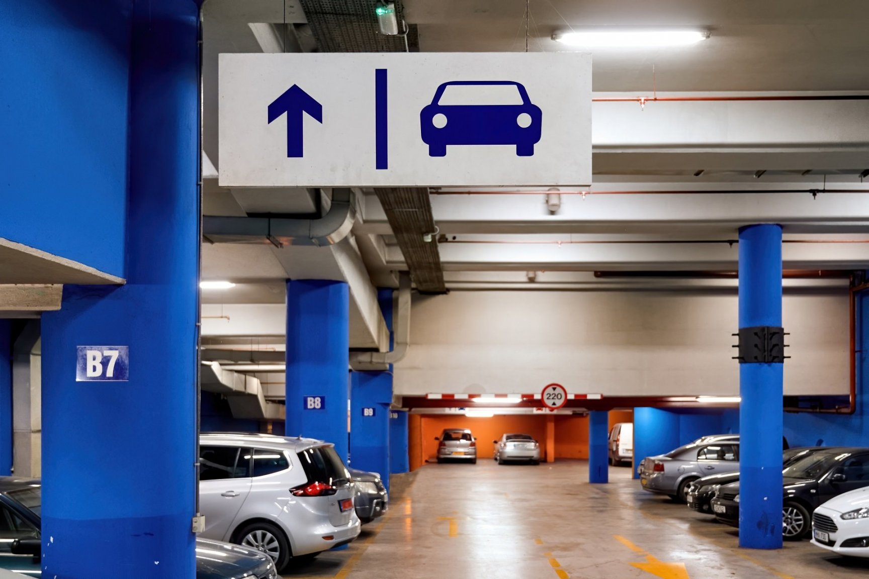 editors_images_1642055656196-editors_images_1641891611782-full-car-parking-lot-mall-featured.jpg