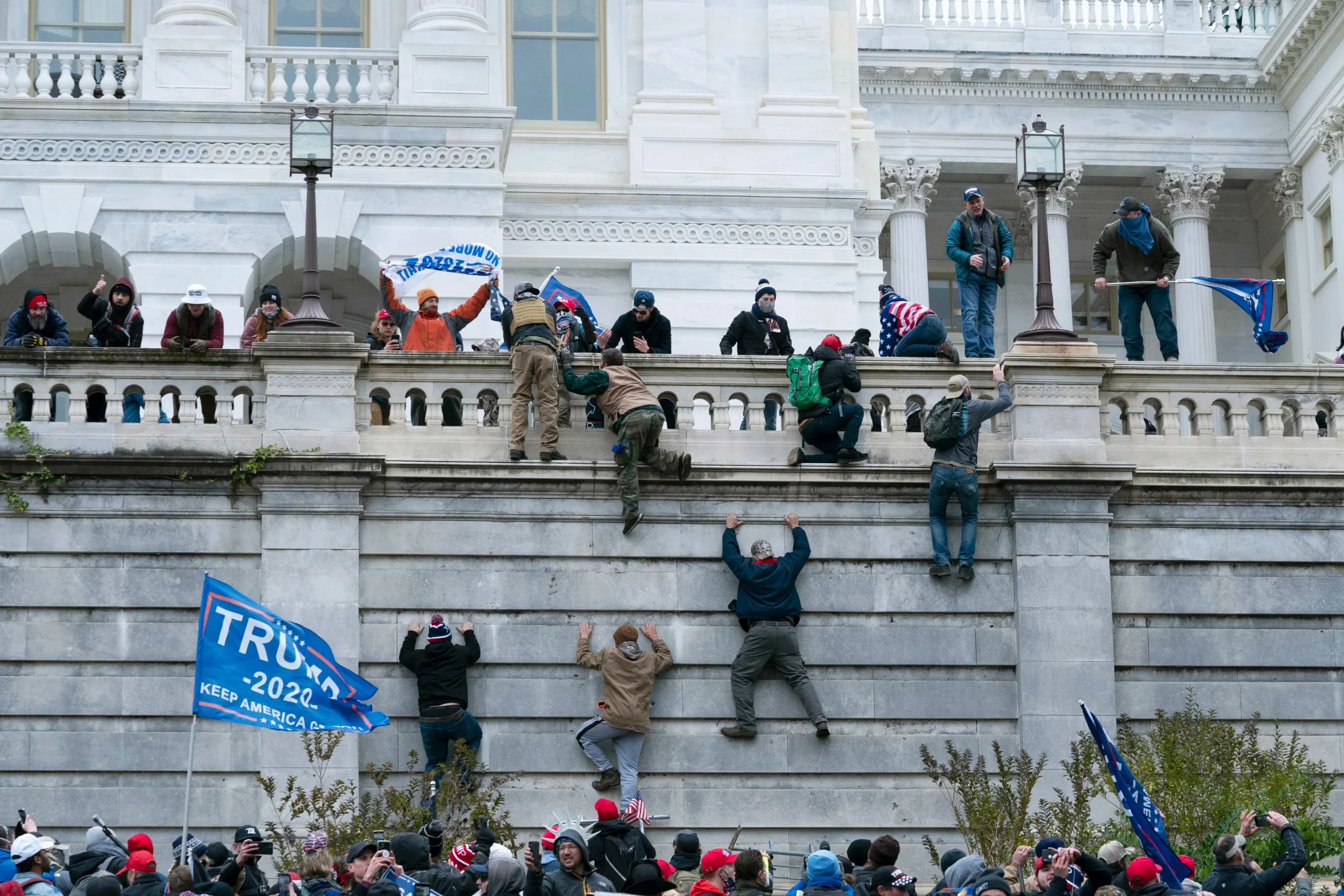 1215feb2-aaba-4cd0-98e2-9daef9b48645-AP_APTOPIX_Electoral_College_Protests.webp