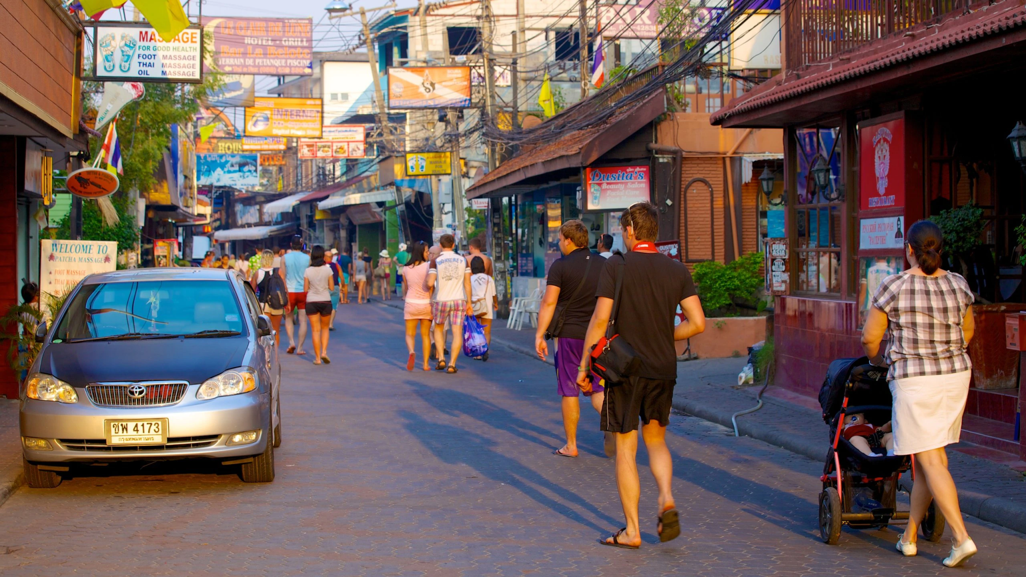 29096-Walking-Street.png