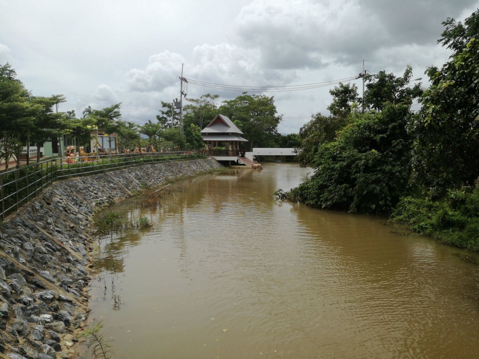 Nam_Sai_river_at_Khao_Chang_Hai_cave.jpg