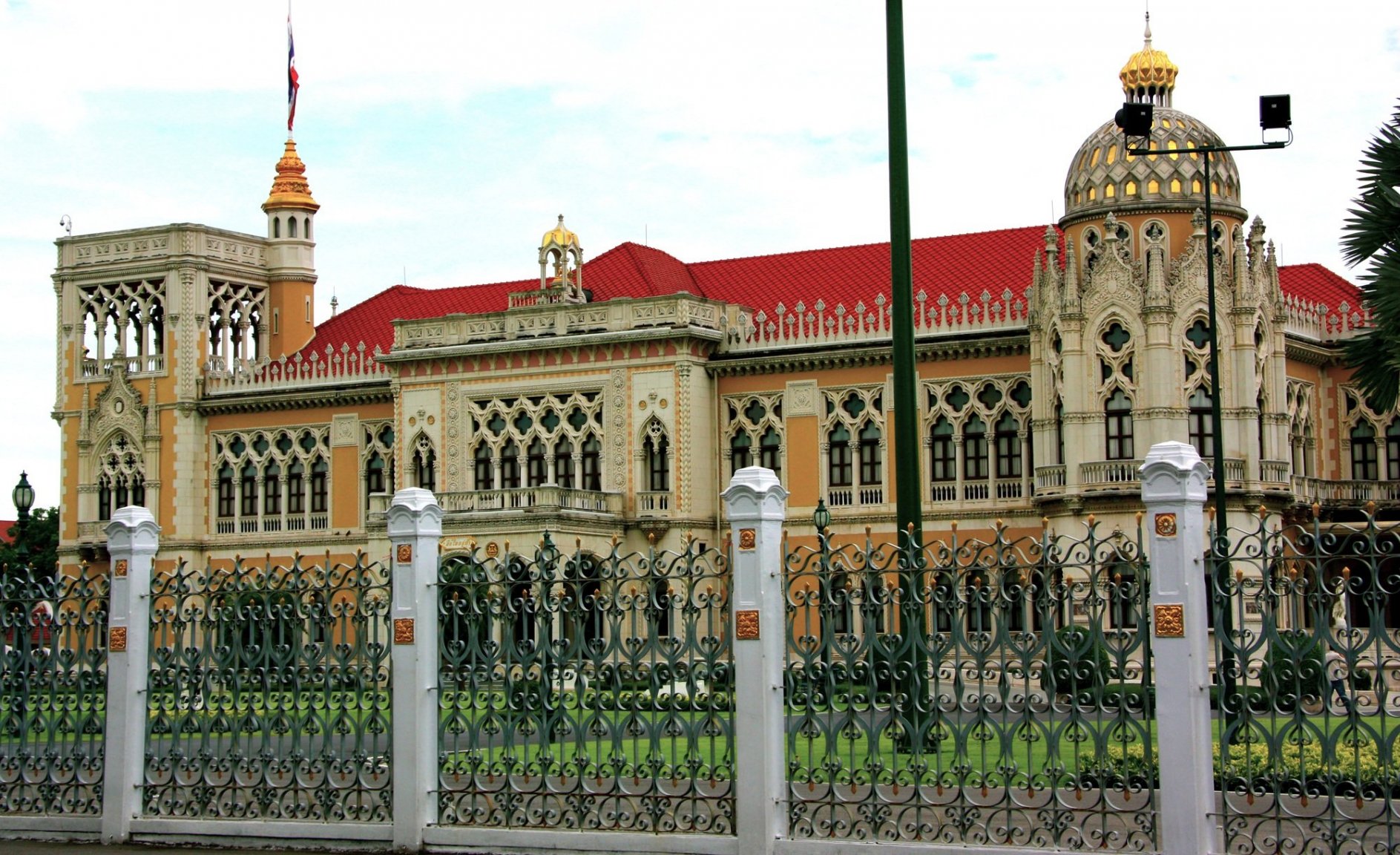 Government_House_of_Thailand.jpg