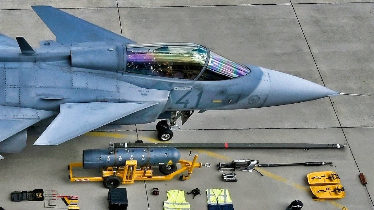 JAS-39-Gripen-5.jpg