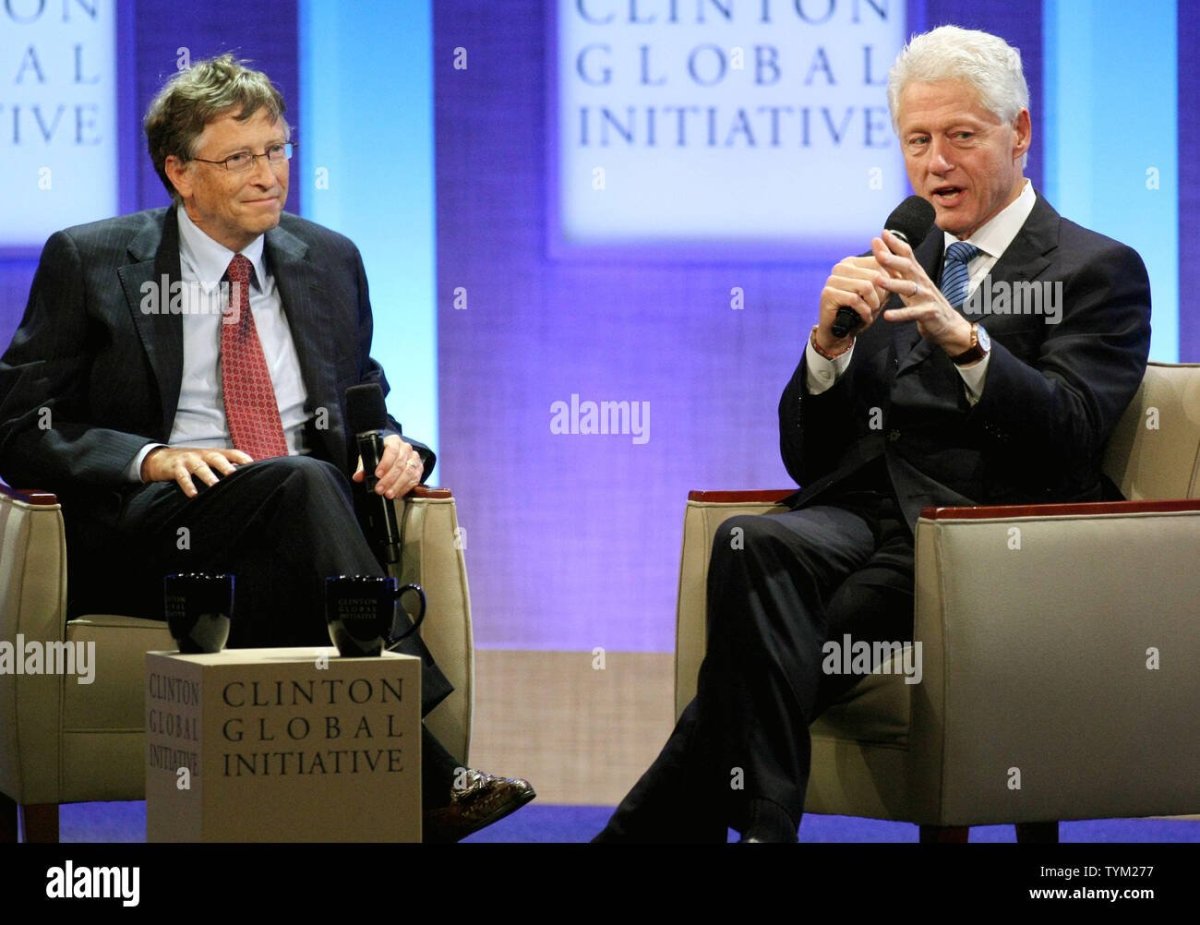 former-president-bill-clinton-r-talks-as-bill-gates-founder-of-the-bill-melinda-gates-foundation-lis-eeting-of-the-clinton-global-initiative-on-september-.thumb.jpg.c4df0f76eaf289dbf868da8a22321be8.jpg