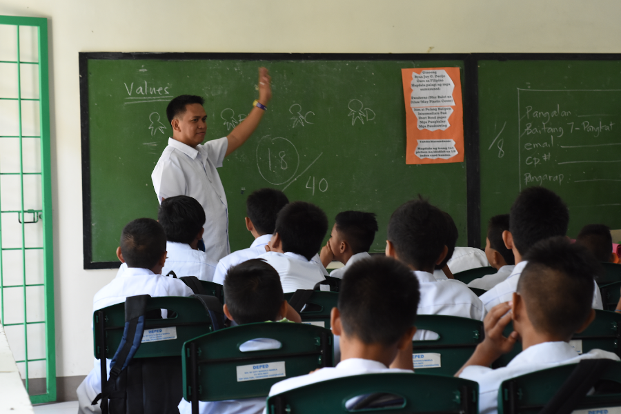 Filipino Teacher.png