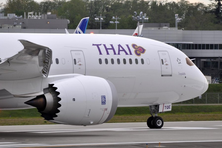 100111_thai_airways_international_boeing_7878_dreamliner_hstqe__pae_18198047529_626105.jpg