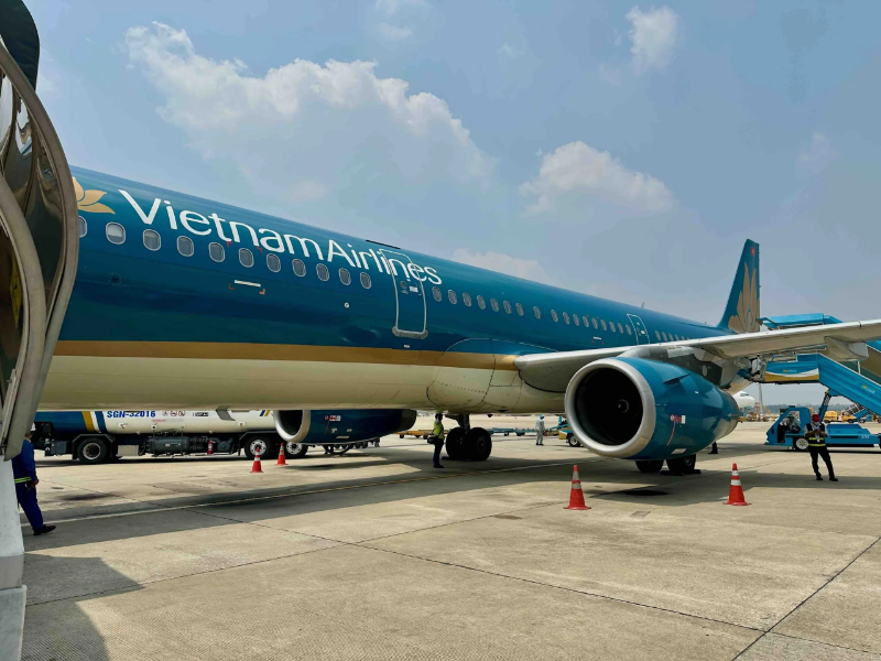 Vietnam-Airlines-A321-SGN-Airport-Ho-Chi-Minh-City-Vietnam-scaled.png