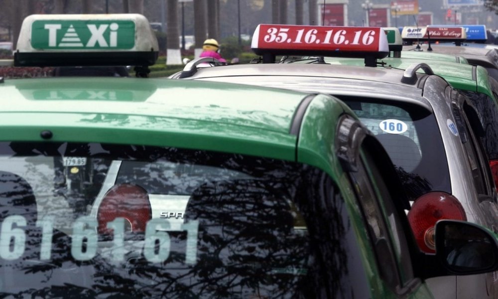 Vietnam-Taxis.jpg