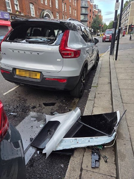 100643359-14941779-Council_worker_Ufuoma_Duke_s_Volvo_was_damaged_outside_the_Thist-a-76_1753490440113.jpg.fe9059da29caed23fca38aa4923853a6.jpg