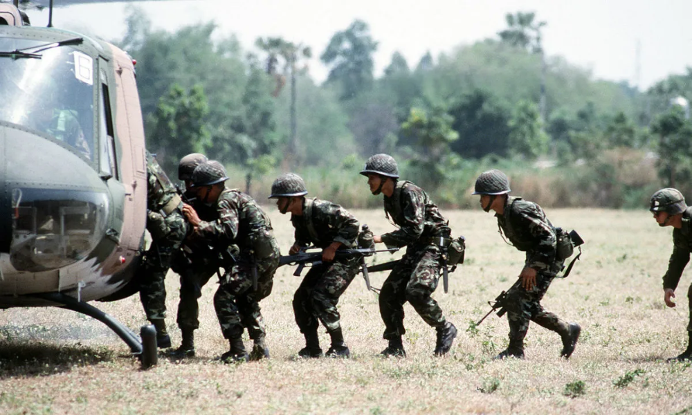 Thai-soldiers-UH-1.png