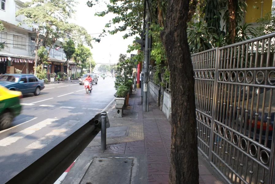 sidewalk-big.jpg.webp.01adabcd96c3d5ea461ccd2acc544dcd.webp