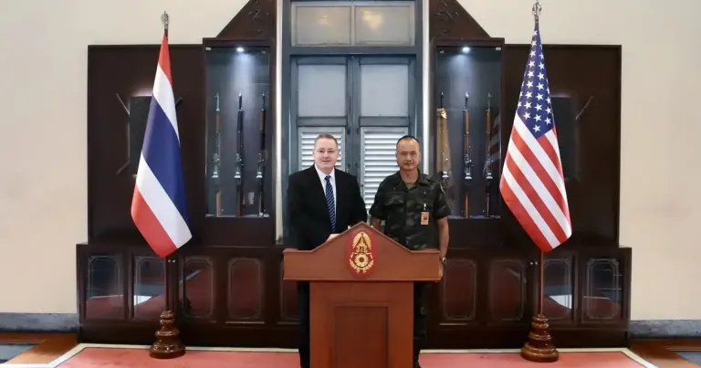 Dr-Andrew-Byers-in-Thaialnd-photo-Thai-army-e1755262387997-1.webp