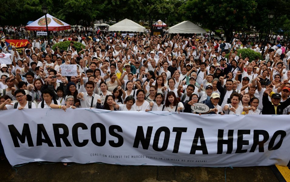 160814150448-philippines-marcos-protest-1.jpg