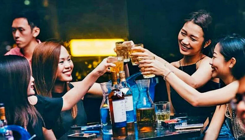 Girlie-bars-in-bangkok-Lady-Drinks-for-thai-girls-800x445-1-1.webp