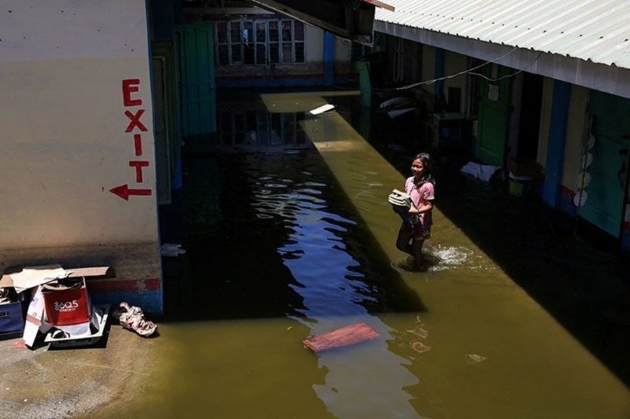 school-flooded-bulacan_2024-07-24_19-23-50.jpg