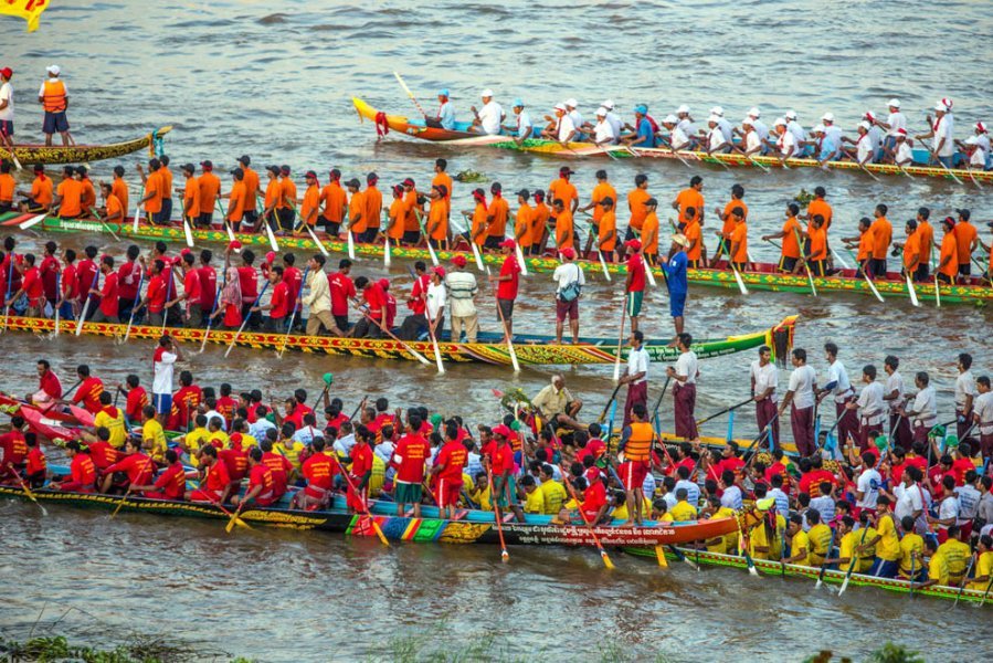 water-festival-1.jpg.e9354acd575c0b48b7a273ba3a667813.jpg