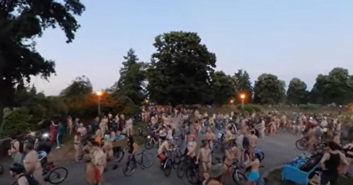 portland-naked-bike-ride-1200x630.jpg.5832b68f2425287e2fc0b55bbea9e663.jpg