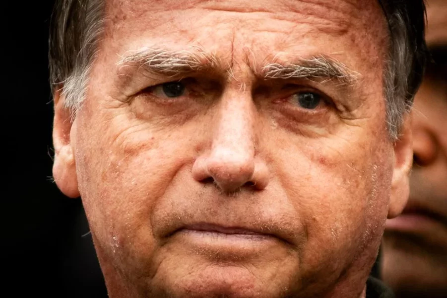 Jair-Bolsonaro-deixou-o-Hospital-DF-Star-em-Brasilia-onde-realizou-um-pequeno-procedimento-dermatologico-Metropoles-2-1.webp
