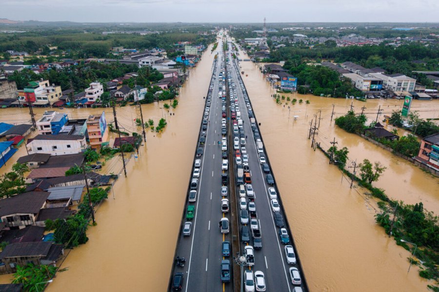 Thailands-Hat-Yai-declared-a-disaster-zone-after-record-flooding-1200x800.jpg