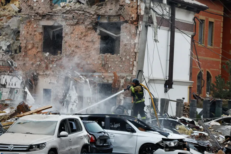 2025-09-28T061017Z_1065113029_RC2T0HAW9UBA_RTRMADP_3_UKRAINE-CRISIS-ATTACK-KYIV-1759042185.webp