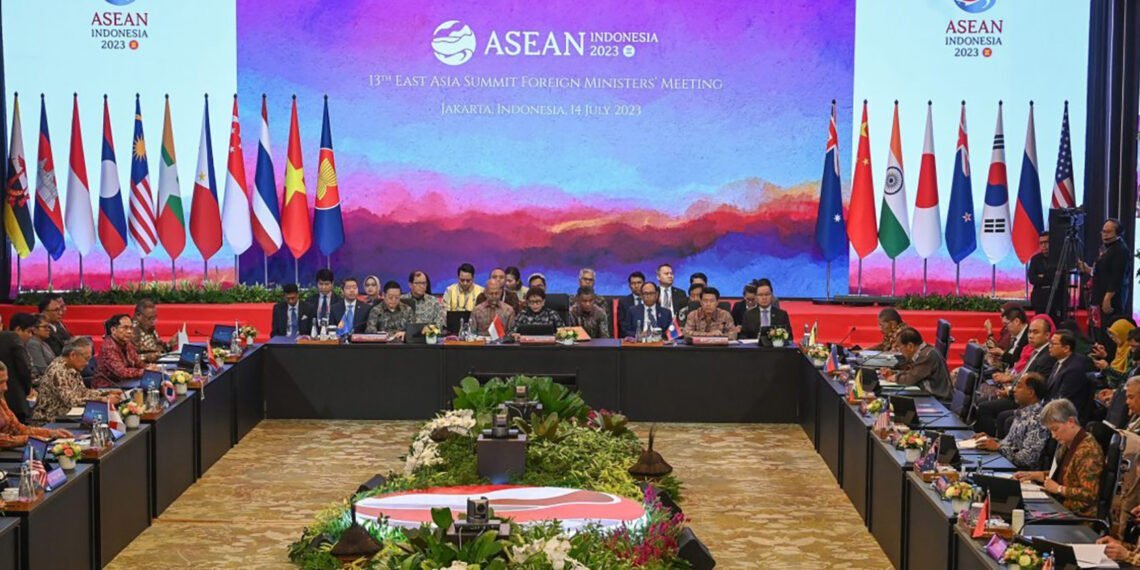 ASEAN-Dec-5251735-feat-1140x570.jpg.7b7ba1f14745438e32ffc26a7d5baa70.jpg