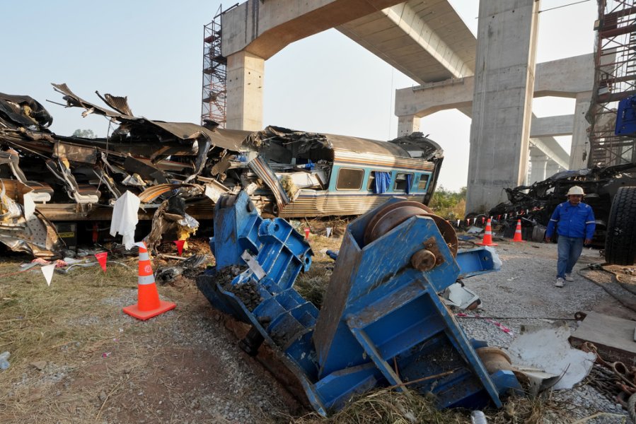 Thailand_Train_Accident_26015069976874.jpg