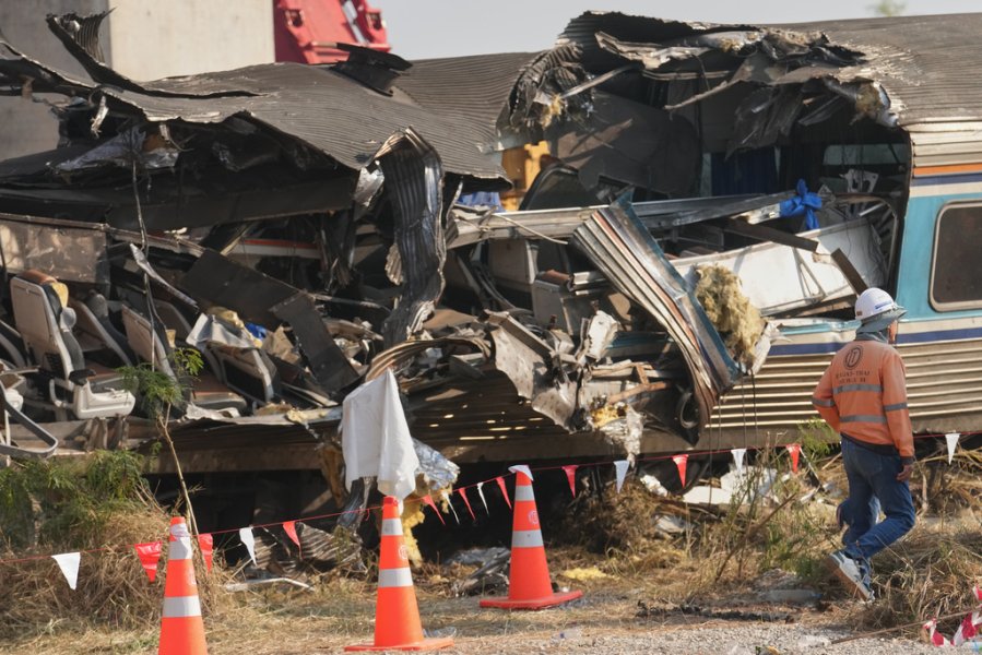 Thailand_Train_Accident_26015082407486.jpg