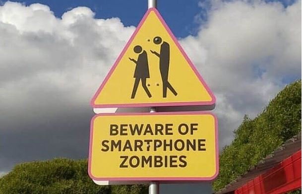 Smart_Phone_Zombies1.jpg