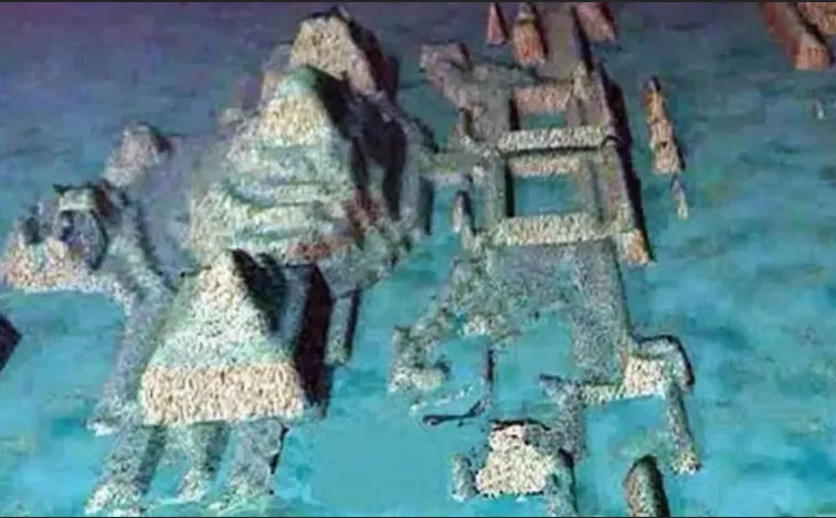 underwater pyramid.webp