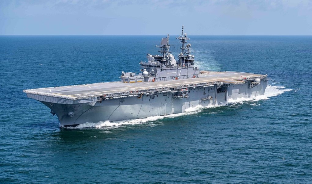 US Warship Loaded With Marines Heads For Iran Flashpoint