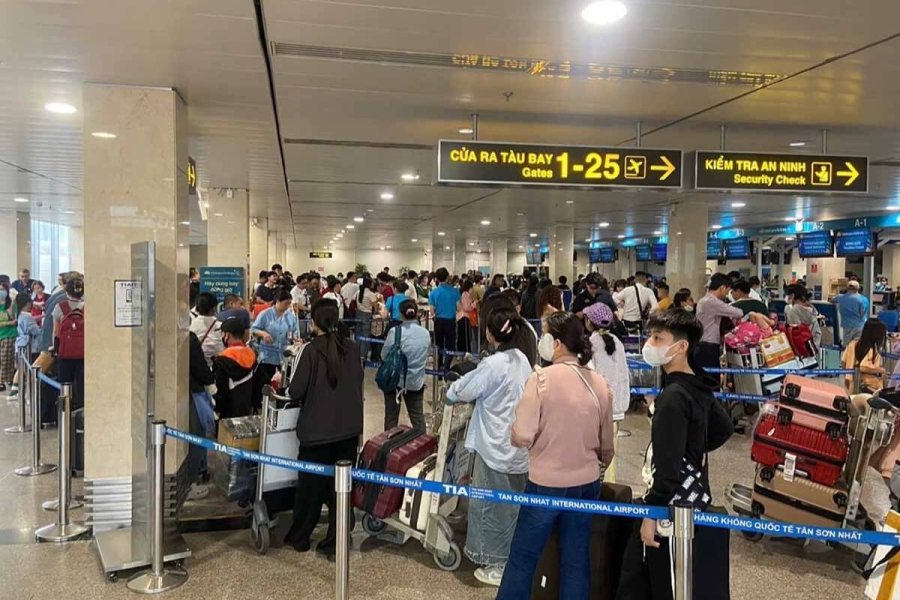 Challenges-for-Passengers-at-Tan-Son-Nhat-International-Airport.jpg