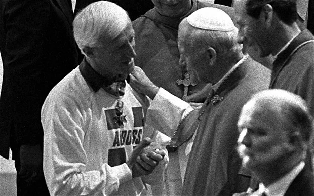 Pope-and-Jimmy-Sav_2380825b.webp