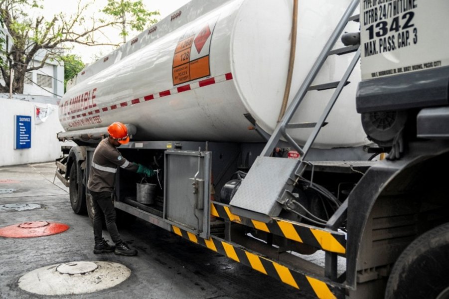 refill-underground-gas-station.jpg