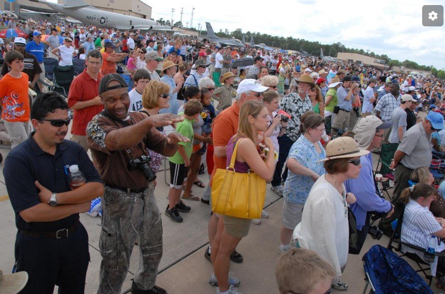 Air Show crowd.jpg